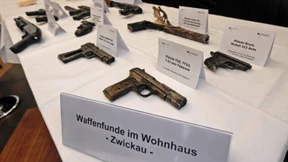 Bei Mord stets gerne behilflich