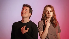 Im Kopf vergnügt er sich in Swingerclubs