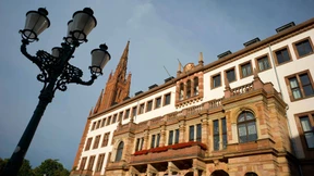 Versorgt, Verreist, Vereinsamt