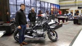 Zweirad-Kauf am Billardtisch