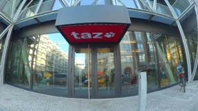 Identitäre attackieren Redaktionsgebäude