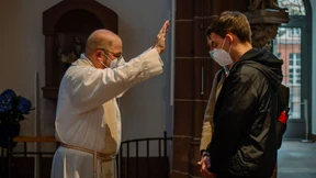 Zwei Männer und ein Segen