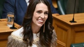 Jacinda Ardern von König Charles III. zur „Dame“ ernannt