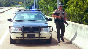 Bewaffneter attackiert Militäreinrichtungen – fünf Tote