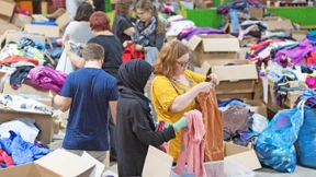 Das Scharnier der Integration klemmt