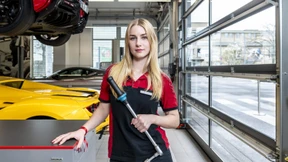 Die Mechatronikerin, die Ferraris repariert