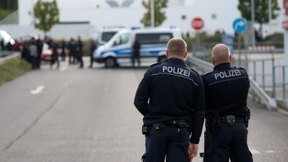 Flüchtlinge in Heidenau von Jugendlichen angegriffen