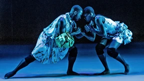 Tanzfeuer in der Erdatmosphäre