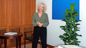 Sie steht vor der Aufgabe ihres Lebens