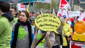 Bus fährt Streikposten an: Drei Verletzte