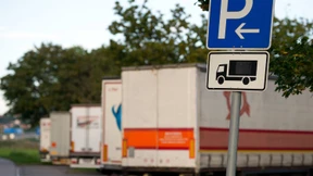 Wenn Polizisten mit Geschenktüten aufwarten