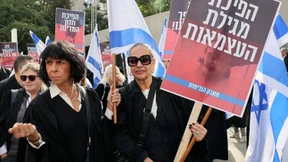 Anwälte und Richter demonstrieren gegen neue Justizreform