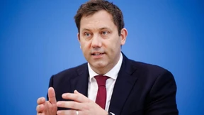 Finanzminister Klingbeil schließt Steuererhöhungen nicht aus