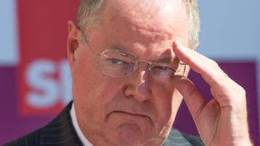 Steinbrück empört über Erpressungsversuch