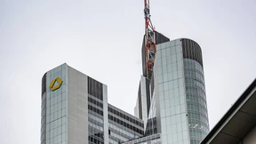 Neues zur Fusion von Deutscher und Commerzbank aus Davos