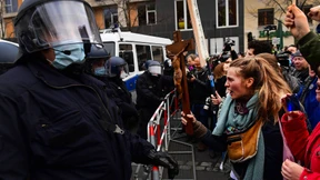 Tausende protestieren gegen Corona-Einschränkungen