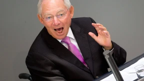 Schäuble will schneller auf neue Schulden verzichten