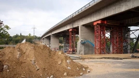 Eine Wasserwand soll die Nachbarschaft schützen