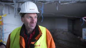 Eduard Reisch bringt das Hochhaus zu Fall