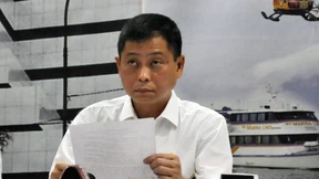 Helfer finden Trümmerteile