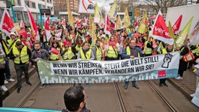 Vor nächster Runde lautstarker Protest in Frankfurt