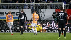 „Traurige Lüge“ hält „Lilien“ über Wasser