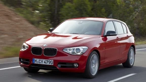 Und der Haifisch, der hat weiße Zähne