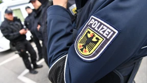 Kindesmissbrauch live per Webcam beobachtet und gesteuert