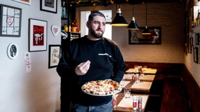 Eine Pizza Hawaii für 99 Euro