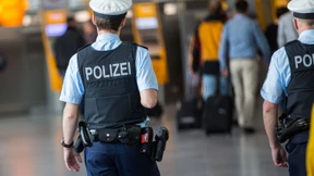 Prügelei mit Polizisten