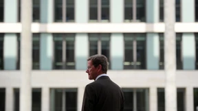 Halb zog er es, halb sank es hin