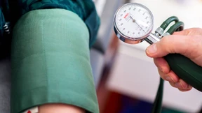 Welche Blutdrucksenker bei Covid-19 helfen