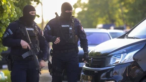 Mann erschießt aus dem Auto acht Menschen