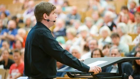 So fröhlich, dass einem bange wird