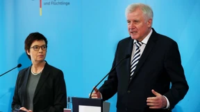 Seehofer kündigt Untersuchung im Bamf an