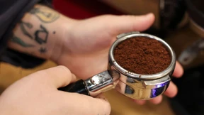 „Am Kaffee verdient die deutsche Regierung mehr als die Kaffeebauern“