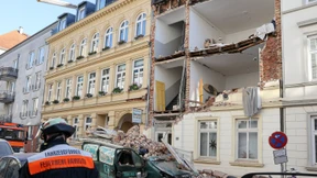 Ein Schwerverletzter nach Einsturz eines Hamburger Mehrfamilienhauses