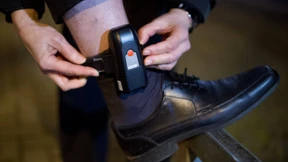 Messerstecherei trotz elektronischer Fußfessel