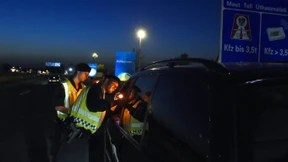 Die Drahtzieher sitzen im sicheren Hinterland