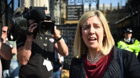 Staatssekretärin nach Stinkefinger in der Kritik