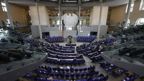 Bundestag führt hitzige Debatte über „Notbremse“