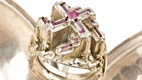 Bizarrer „Hitler-Ring“ soll versteigert werden