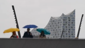 Wirbelstürme verwüsten mehrere Orte