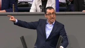 „Hier sitzen Rassisten“