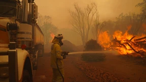 Waldbrand zerstört mehr als 70 Häuser nahe Perth
