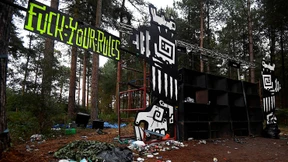 Britische Polizei beendet Rave im Wald