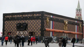 Streit um Riesenkoffer am Roten Platz