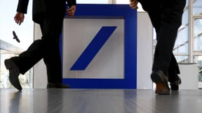 Aktienkurs der Deutschen Bank klettert um mehr als zehn Prozent