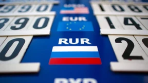 Russische Zentralbank lässt angeschlagenen Rubel frei handeln