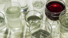 Sulfite im Wein bringen keinen Kopfschmerz